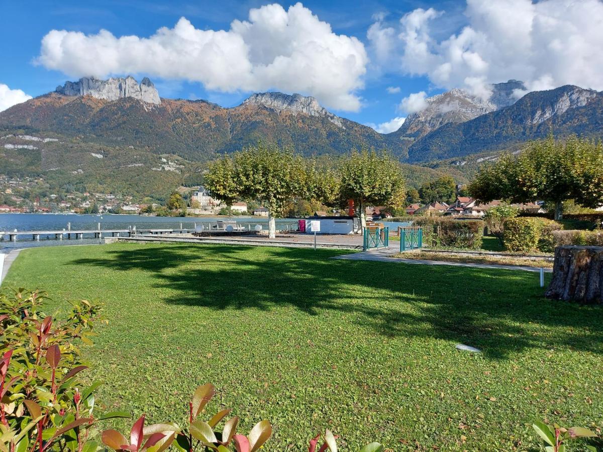 Studio Les Pieds Dans L'Eau Au Bord Du Lac D'Annecy Duingt Exterior photo