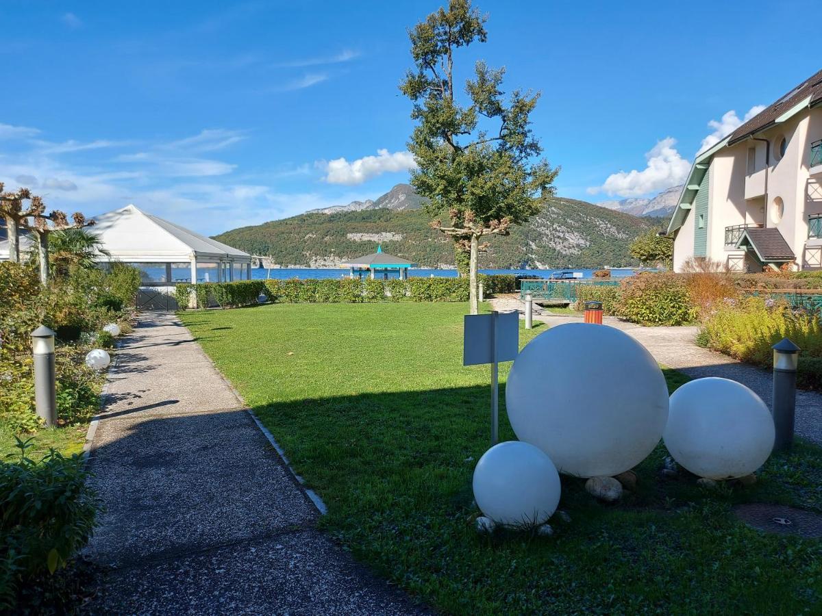 Studio Les Pieds Dans L'Eau Au Bord Du Lac D'Annecy Duingt Exterior photo